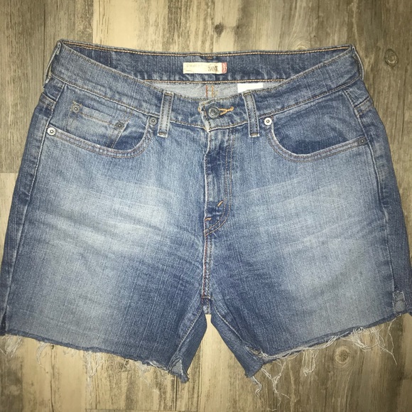Levi's Pants - ‼️LEVIS (505) CUTOFF DENIM SHORTS SZ: 6 REG Levi's Pants - ‼️LEVIS (505) CUTOFF DENIM SHORTS SZ: 6 REG